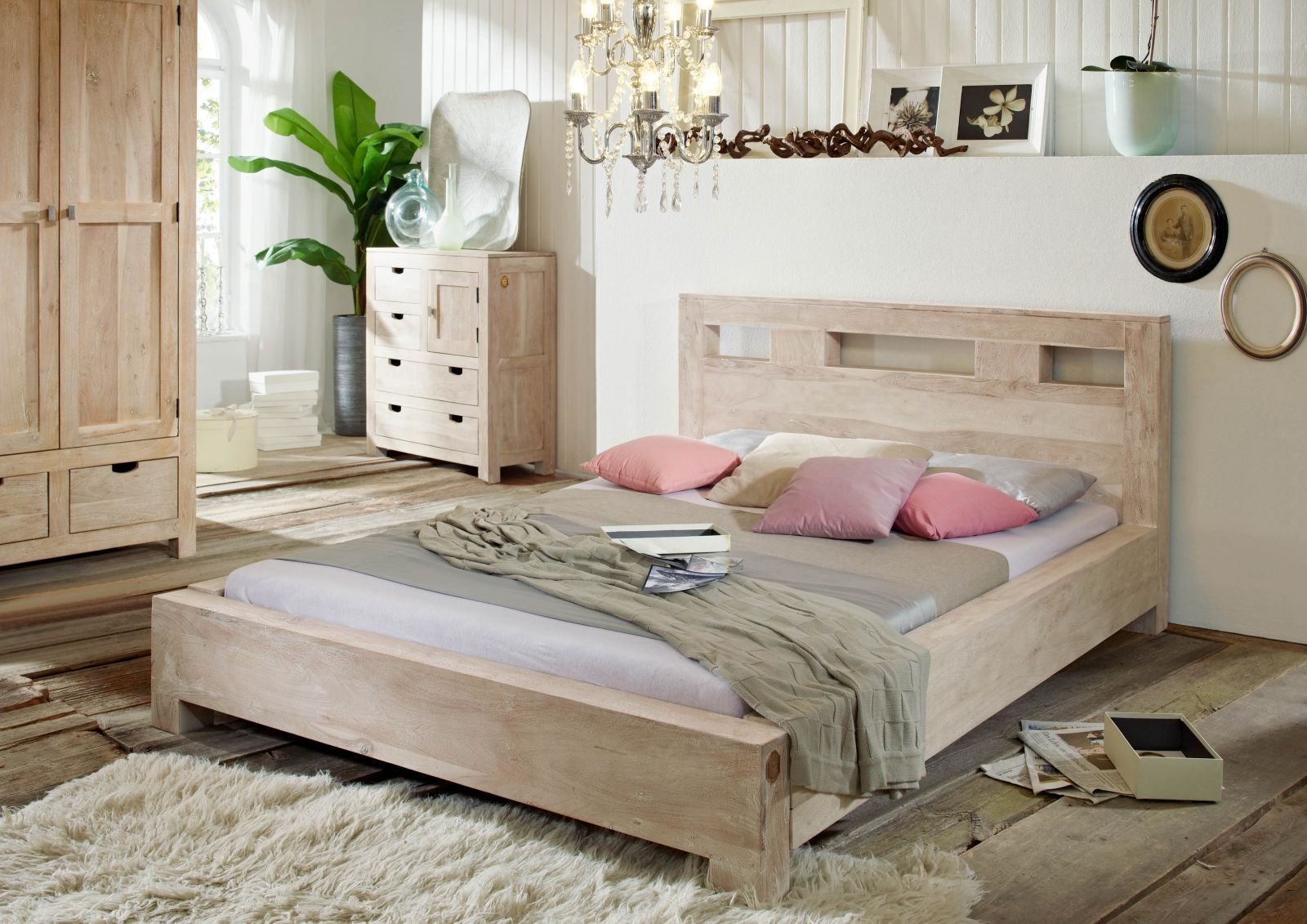 Fade White Solid Acacia Wood Bed