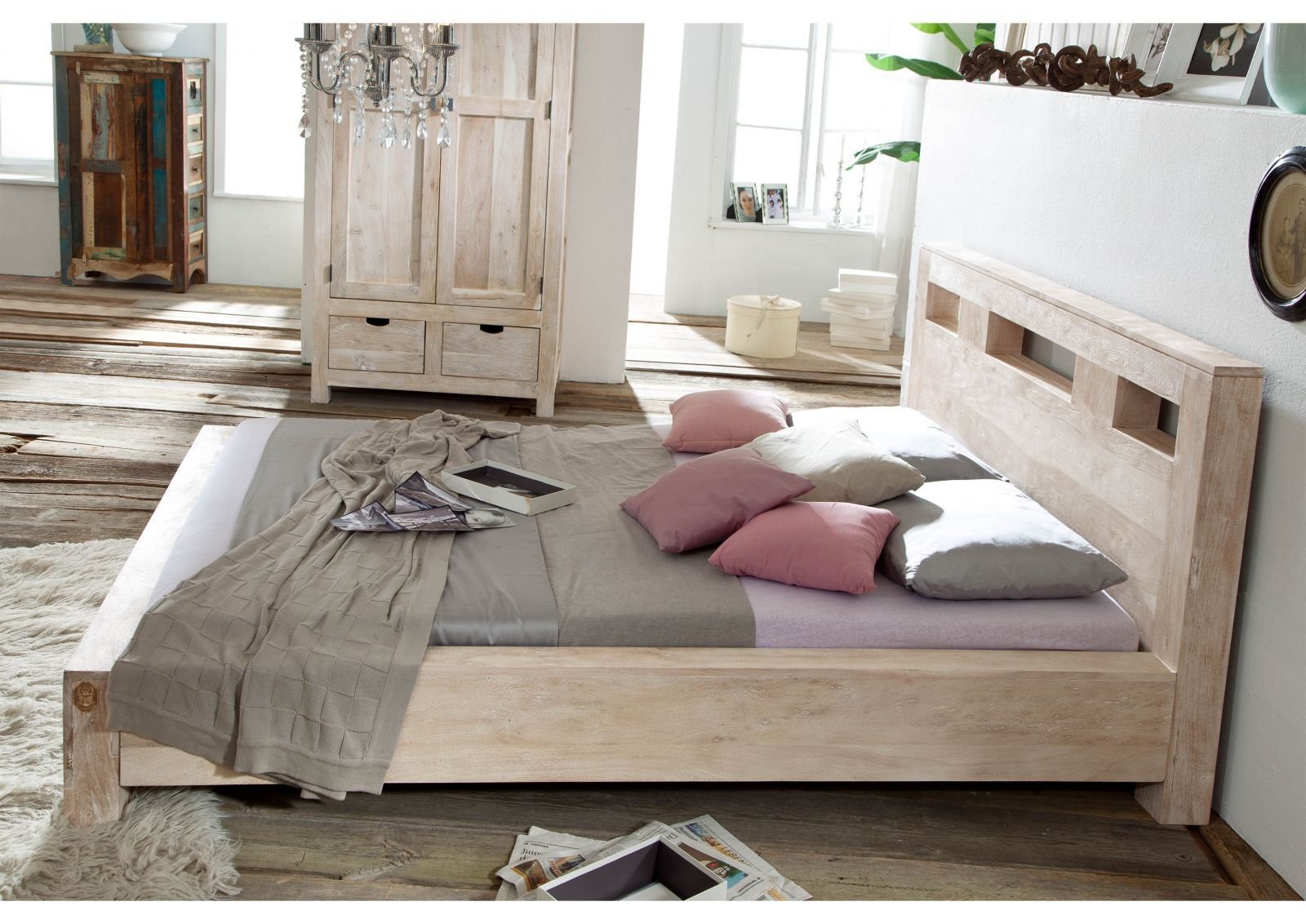 Fade White Solid Acacia Wood Bed - Image 4