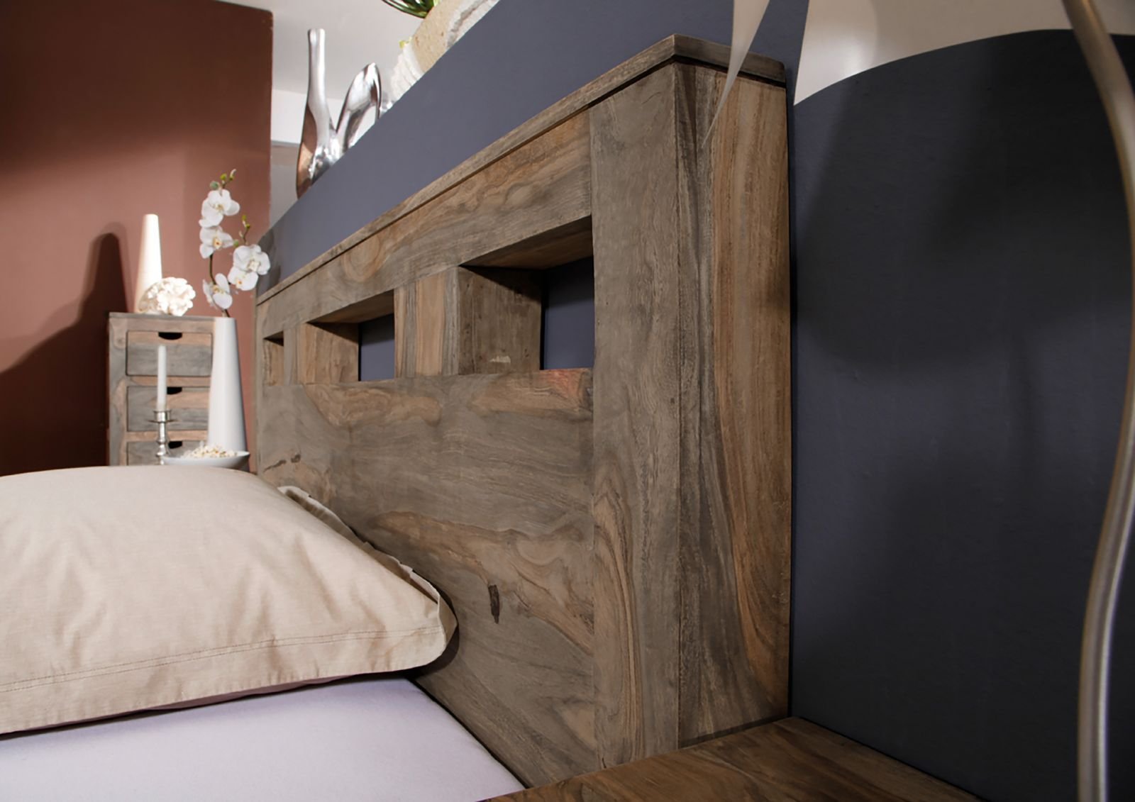 Grayse Sheesham Bed - Image 4