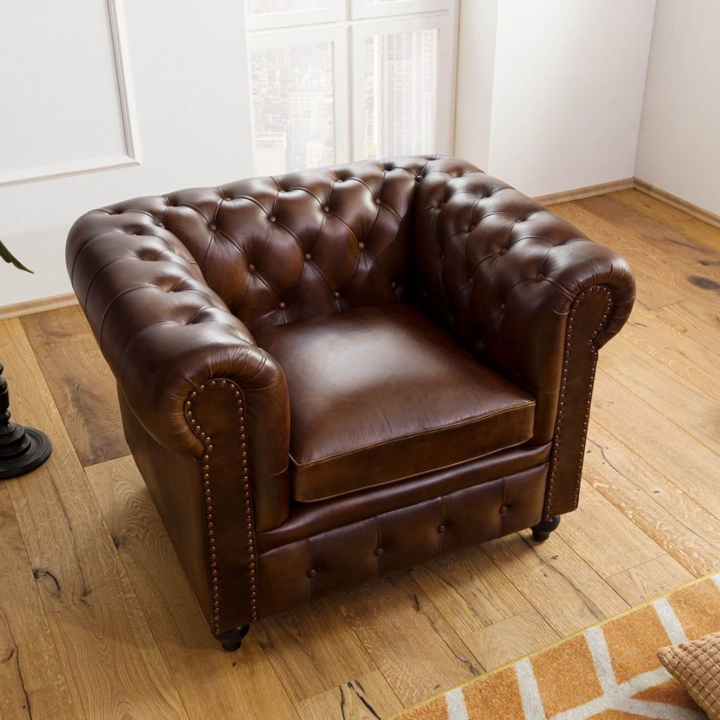 Classic Chesterfield Armchair - Image 3