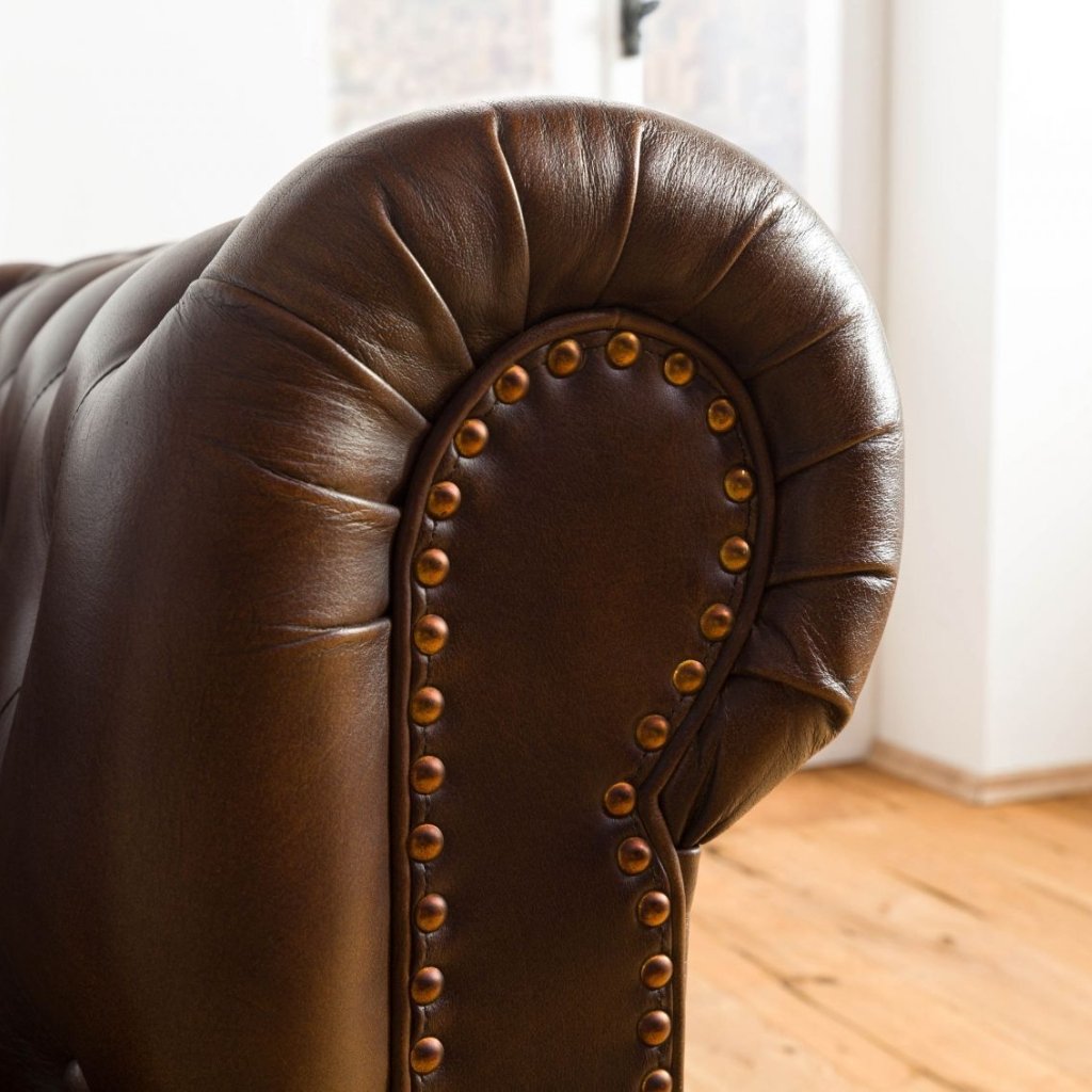 Classic Chesterfield Armchair - Image 6